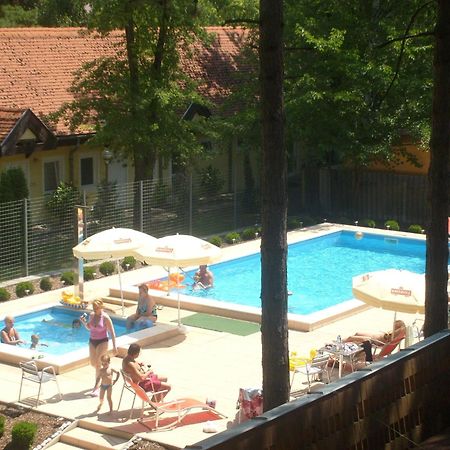Hotel Korona Siófok Exteriör bild