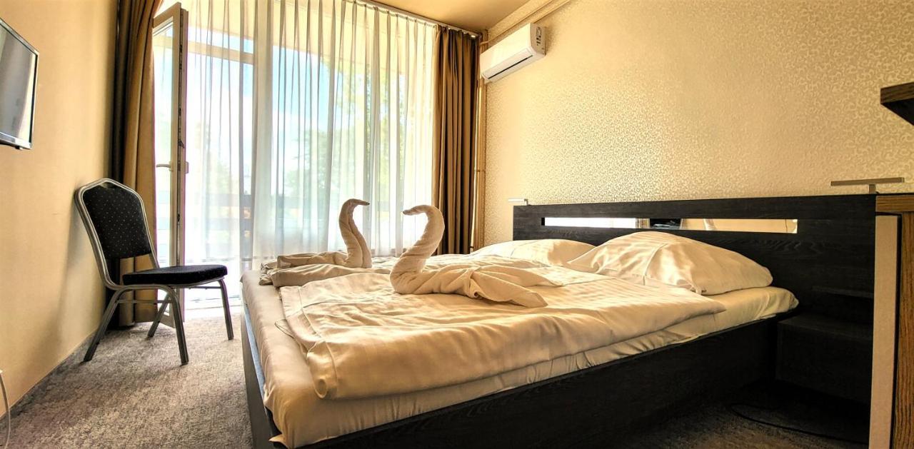 Hotel Korona Siófok Exteriör bild