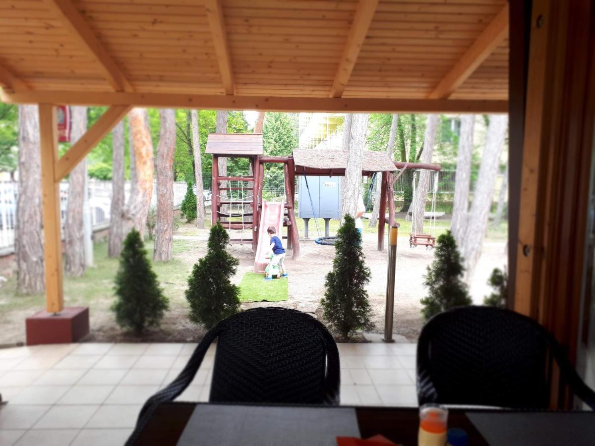 Hotel Korona Siófok Exteriör bild