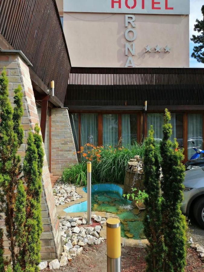 Hotel Korona Siófok Exteriör bild